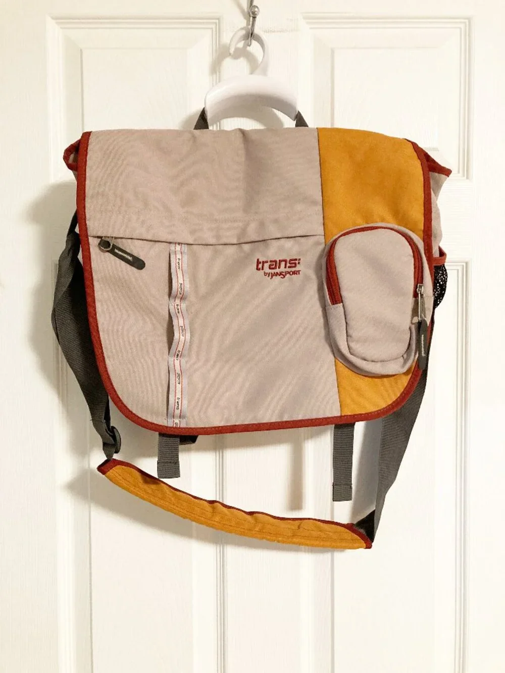 Jansport Trans Messenger Tan/Orange Shoulder Bag Commuter Bag Neutral Pockets